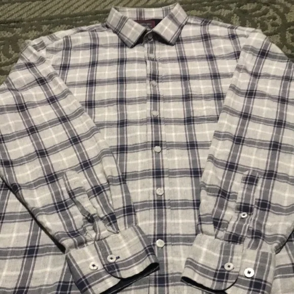 UNTUCKit Lightweight Flannel Shirt (L) - Picture 5 of 5